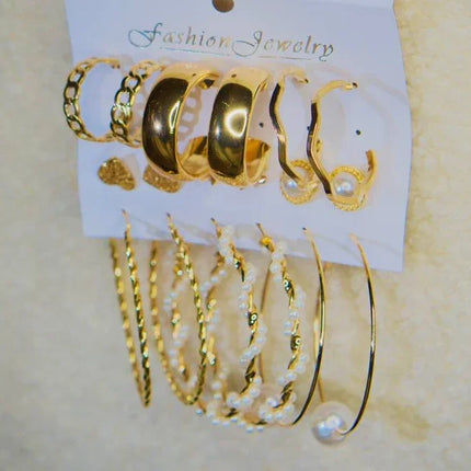 Jimena - Coffret Impérial Doré & Perles – Créoles Élégance (Lot de 9 paires)