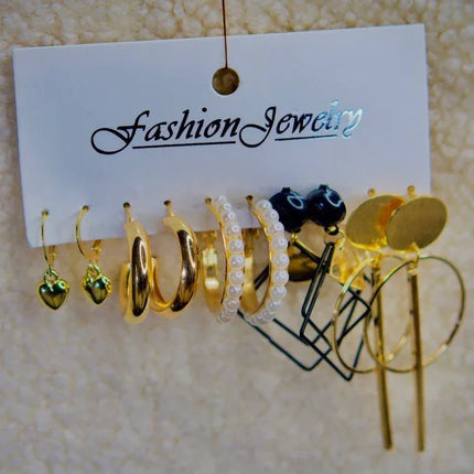 Lot de boucles d’oreilles fantaisie dorées, perles et créoles femme, accessoires mode