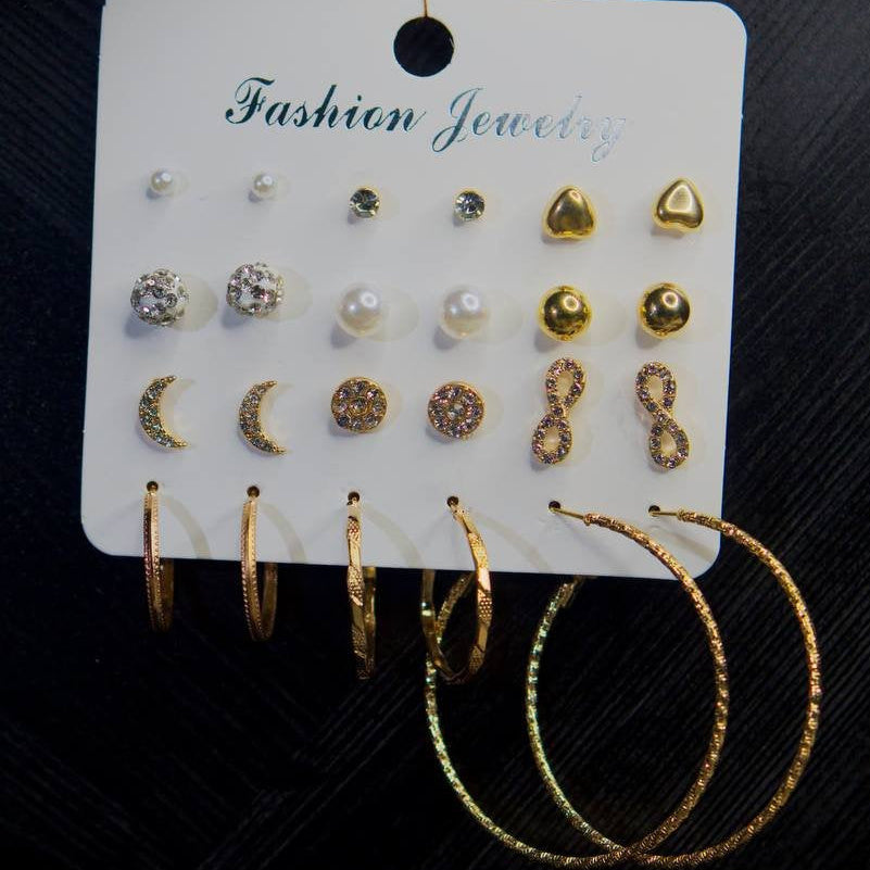 Coffret de boucles d’oreilles élégance dorée – (12 paires)