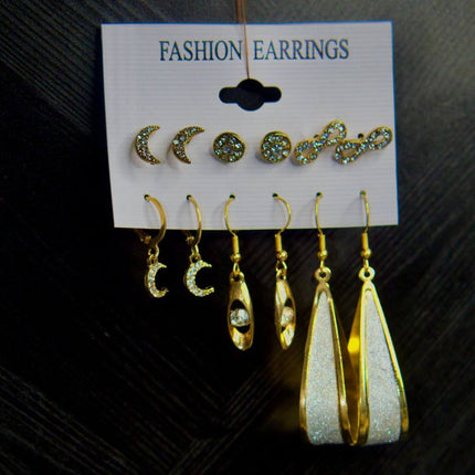 Irma - Coffret Éclat Précieux – Boucles d’Oreilles Dorées & Strass (Lot de 6 paires)