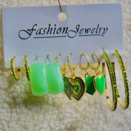 Set de boucles d’oreilles dorées et vertes, motifs cœurs et perles pour femmes