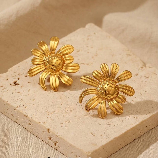 Élyna | Boucle d'oreille pour femme - Design pétale d'or