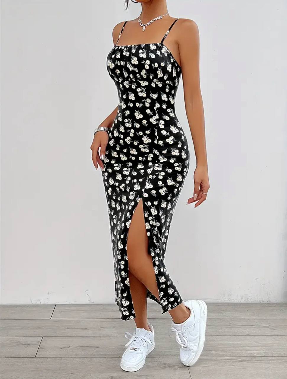 Robe Fleurie Élancée – Liberté & Séduction d’Été