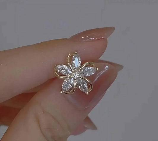 Boucles Fleur de Lumière – Élégance Dorée & Éclat Intemporel