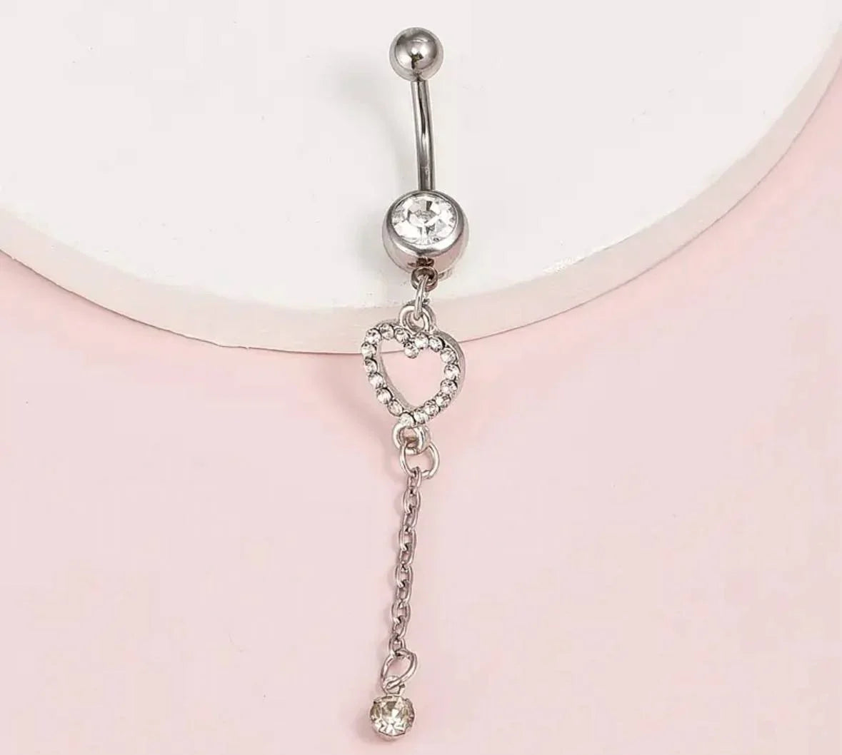 Anneau de Nombril Cœur d’Éclat – Séduction Fine & Féminité Brillante