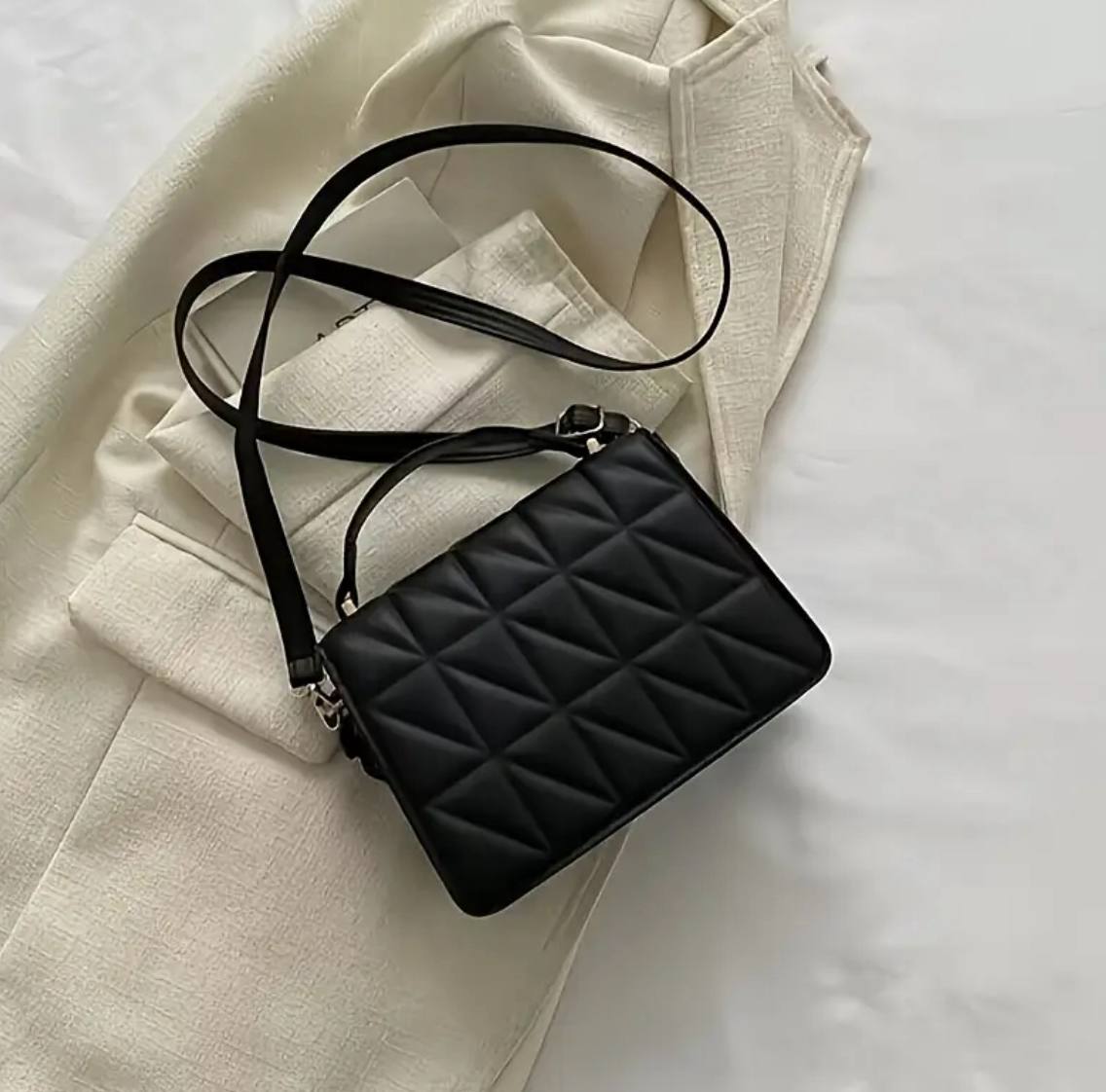 Sac pochette - Élégance Matelassée – Chic Intemporel & Confort Moderne